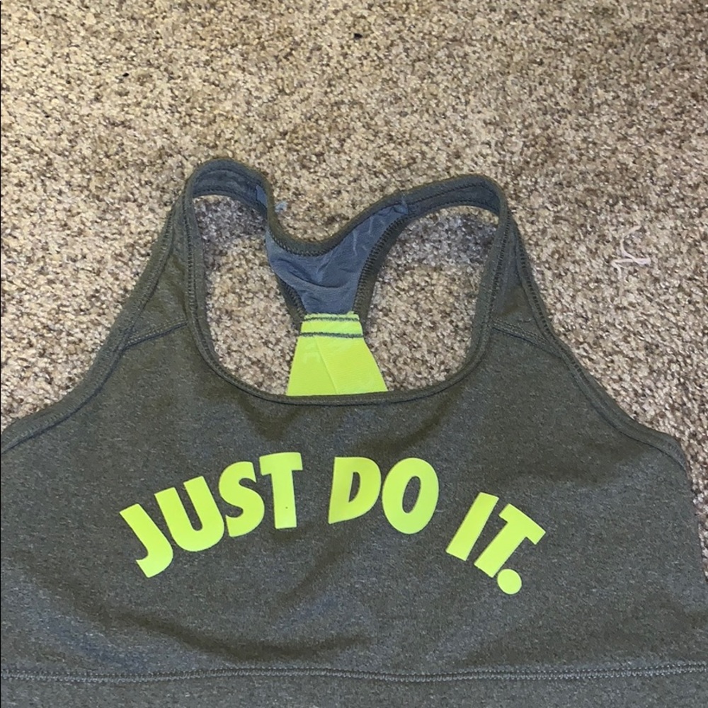 Sports bra